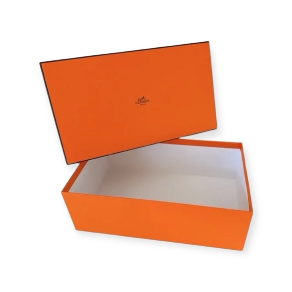 Hermès
gift Boxes with Ribbon & Large Gift Bag – Multiple Sizes - Picture 11 of 13